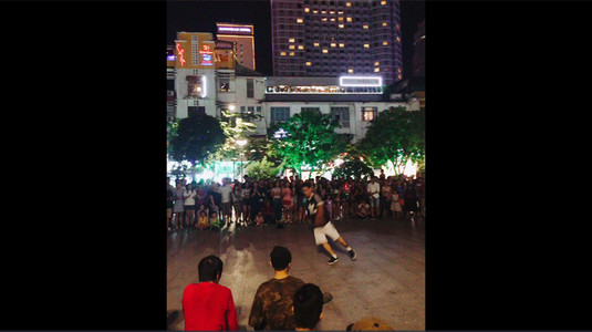 Phố Đi Bộ Nguyễn Huệ