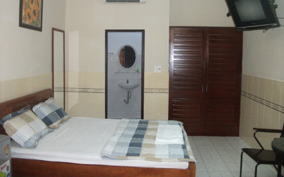 Nhà Nghỉ Nhật Pháp - Phạm Hữu Kính