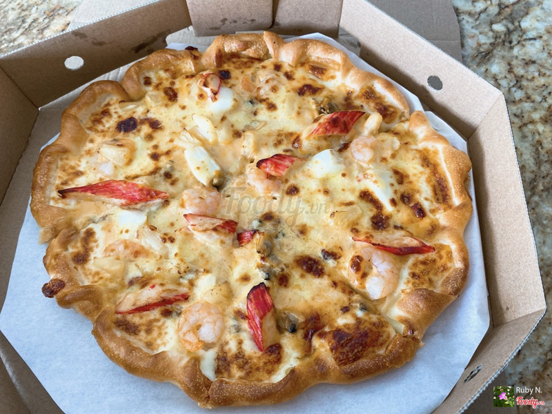 Pizza hải sản nhiệt đới viền phomai
