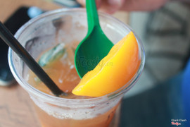 Được 3 miếng đào giống vầy