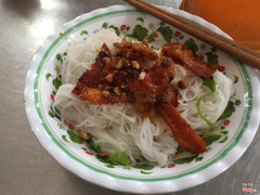 bún thịt nướng