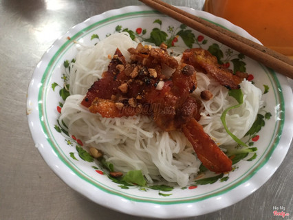 bún thịt nướng
