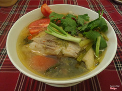 canh cá nấu chua