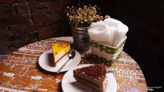 Mousse chanh leo và mousse chocolate