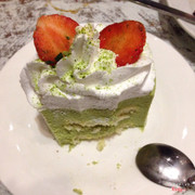 Matcha mousse: xinh, hơi nhạt