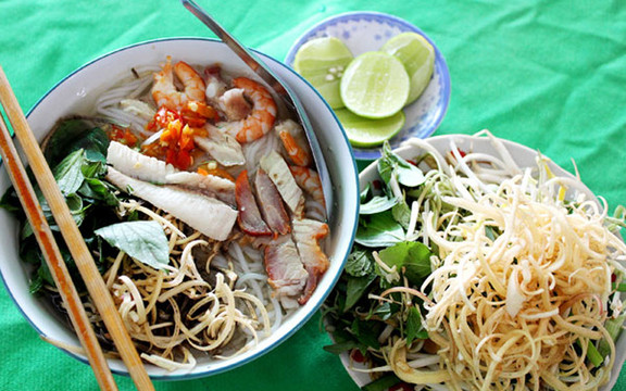 Bún Cà Ri & Bún Nước Lèo