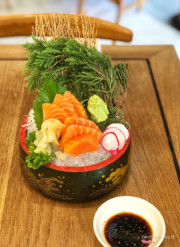 Sashimi cá hồi