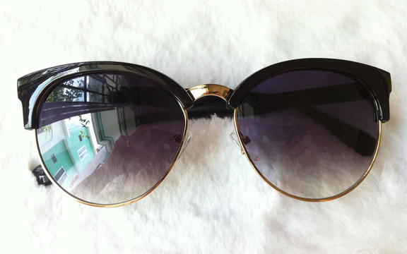 Cửa Hàng Mắt Kính Hà Lâm