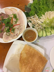 thịt heo cuốn bánh tráng