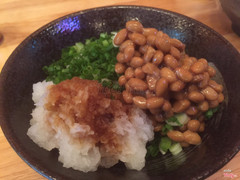 Natto gohan-com dau nanh len men