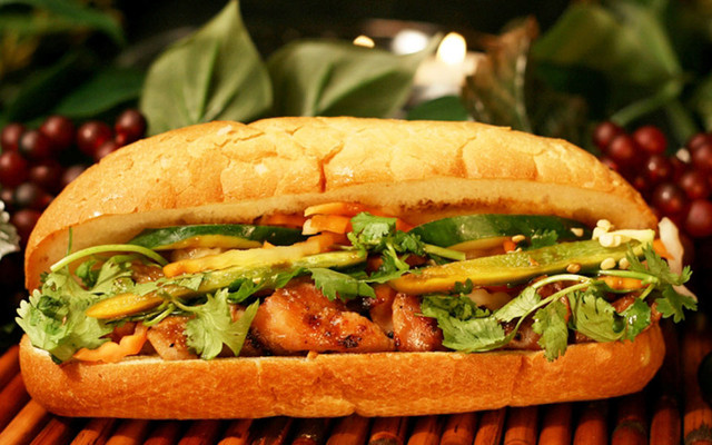 Bánh Mì Thịt Nướng - Thái Phiên