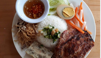 Quán cơm Tấm, cơm gà, hủ tiếu