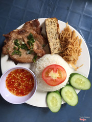 Cơm sươ - bì - chả - trứng