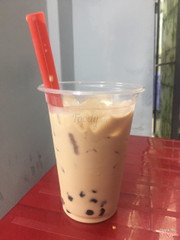 Trà sữa ngọt vừaa phải , hợp vệ sinh giá chỉ 10k siêu rẻ. Cô chủ quán cực kì dễ thương ^^ . Nói chung rất ok sẽ ủng hộ dài dài