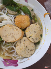 Bún bò nạm bò viên thêm chả