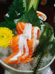 sashimi bụng cá hồi