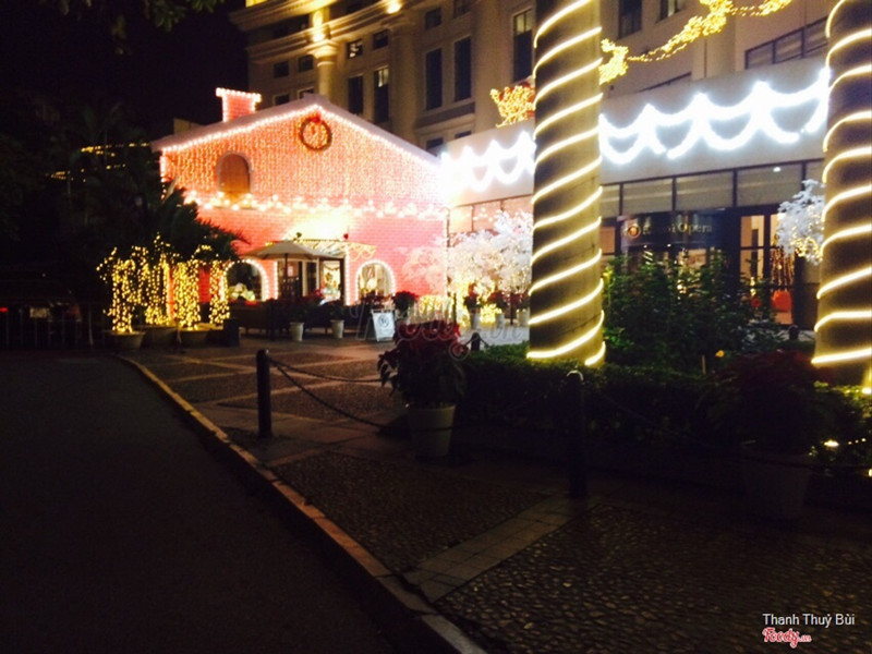 Đây là đường vào thôi, không phải quán ở đây đâu nhé :)))