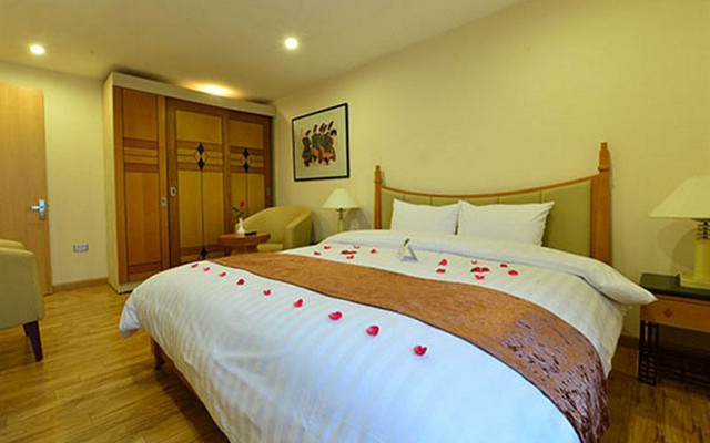 Golden Sun Villa Hotel - Hàng Trống