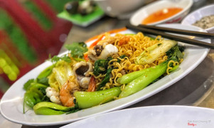 Mì xào hải sản