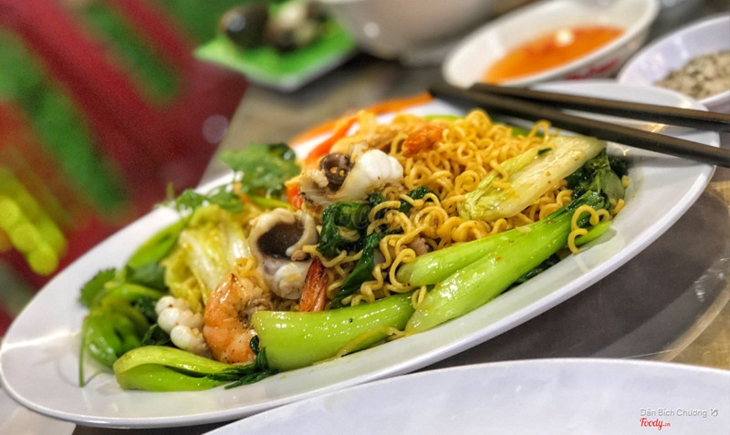 Mì xào hải sản