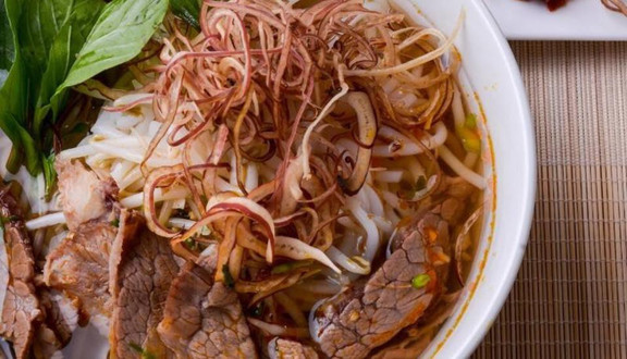 Bún Bò Huế O Hồng - Trần Khát Chân