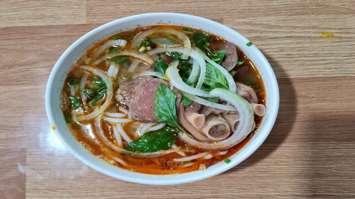 Bún Bò Huế Sông Hương - Trần Việt Châu