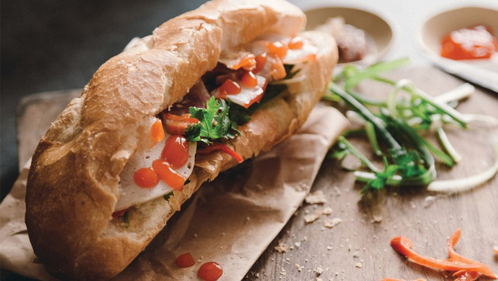 Tiệm Bánh Mì Giò Chả Hà Nội - Trần Quốc Thảo