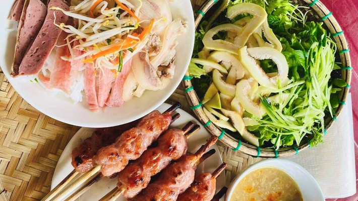 Hợi Sa - Bánh Khoái & Nem Lụi - Nguyễn Sinh Cung