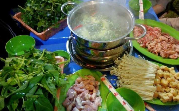 Lẩu Bò Nhúng Dứa - Ngô Thì Nhậm