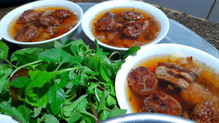 Bún Chả - Cửa Số 9 Sân Vận Động Hàng Đẫy