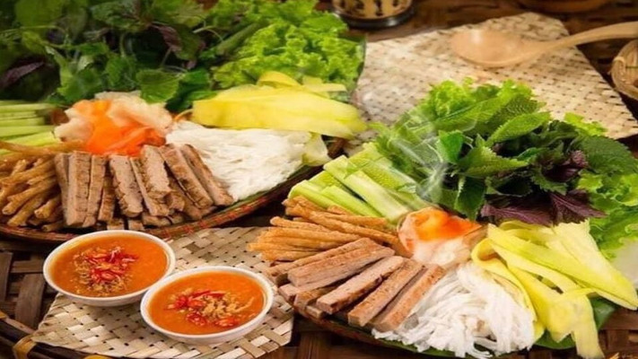 Quán Cây Bàng - Bún Miến Ngan & Cháo Gà Vịt - Trần Bình