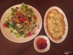 Khoai tây đút lò & Salad