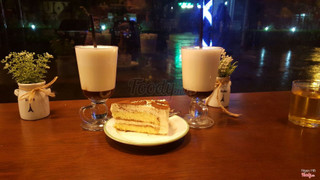 socola nóng + tiramisu