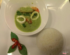 Seafood Green Curry