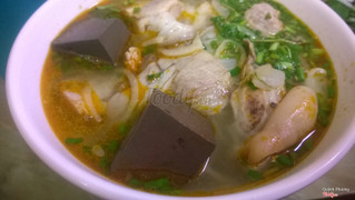 món mới bún bò huế, 30k, vị bình thường. 