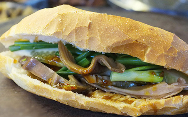 Bánh Mì Phá Lấu - Quốc Lộ 13 Cũ