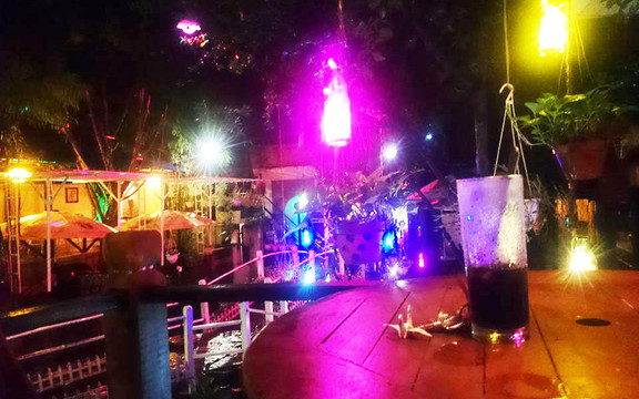 Thềm Xưa Cafe