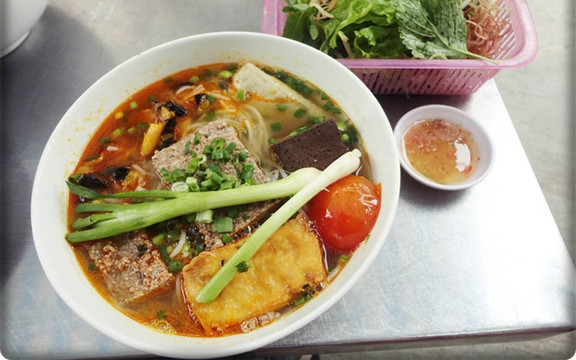 Cô Thành - Bún Riêu & Phở