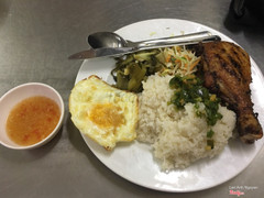 Cơm khá ngon, chủ quán nhiệt tình.