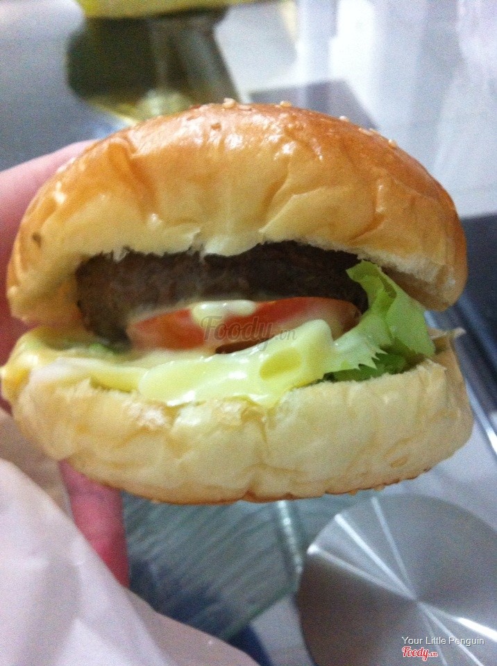 Burger bò nhân phô mai