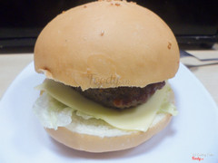 Burger bò Mỹ nhân phô mai