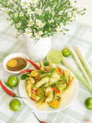 Chân gà cả tắc kèm nước chấm đặc biệt
