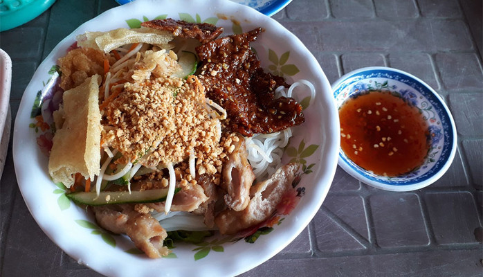 Bánh Cuốn & Bún Khô