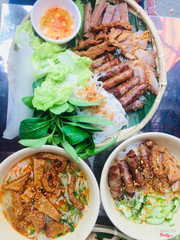 Mẹt thập cẩm+ bún chả cá