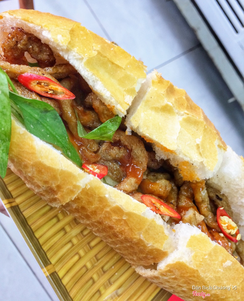 Bánh mì chả giò cá