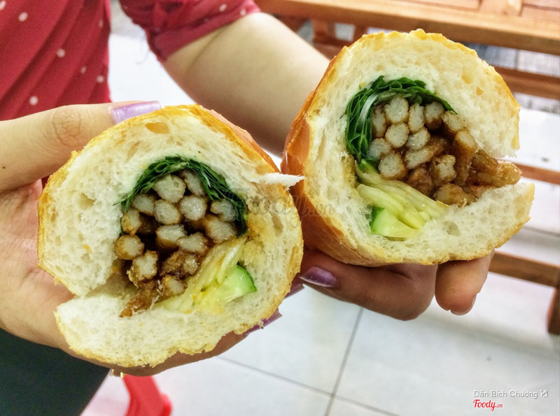 Bánh mì chả giò cá