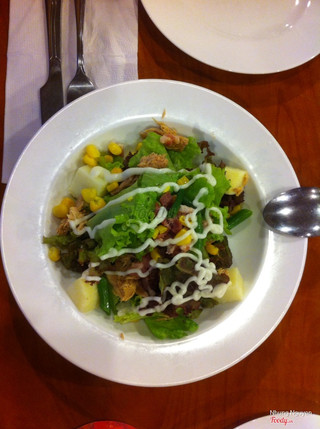 Salad cá ngừ
