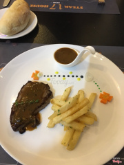 100g Steak with black pepper sauce