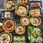 Dĩa rau là mình kêu thêm menu A la carte chứ menu buffet k có rau nha mng 