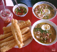 
Bánh Canh Xương Má hàm & Quẩy Nóng
